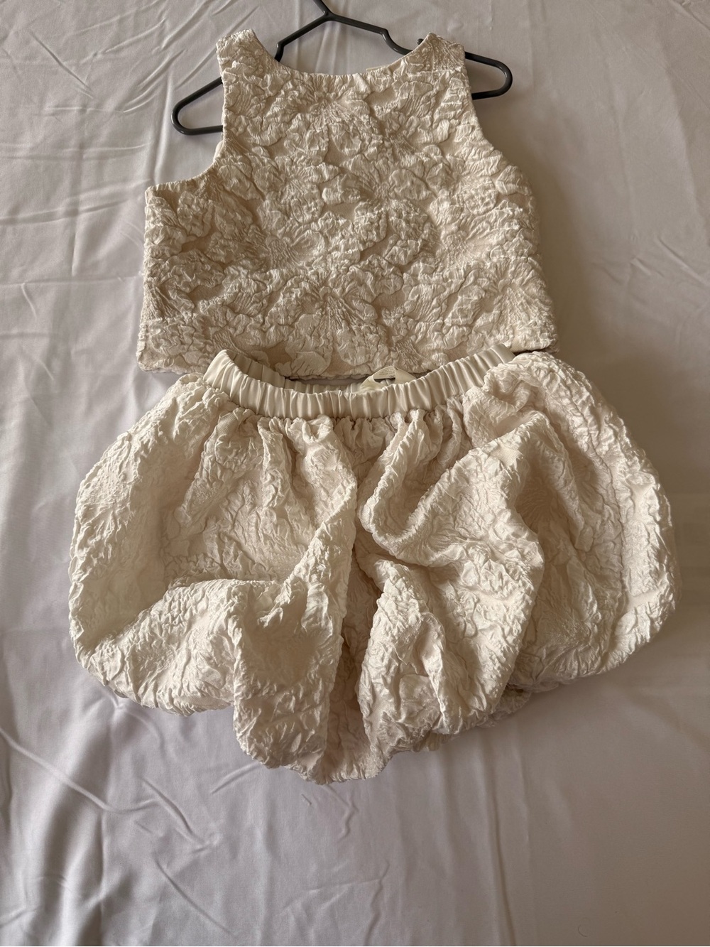 āØ3 for $15ā Kids H&M Cream Textured Crop Top and Skirt Set